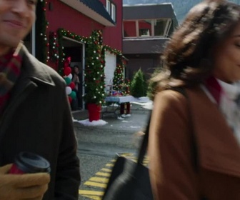Replay Un sapin de Noël, deux amoureux