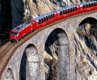 Replay Le Bernina Express - Danger sur les rails