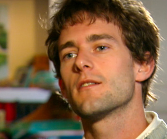 Replay Faites entrer l'accusé - S5E8 - Alexi, la tuerie de Louveciennes