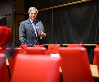 Replay 28 minutes - Qui contrôle vraiment les livres en France ?