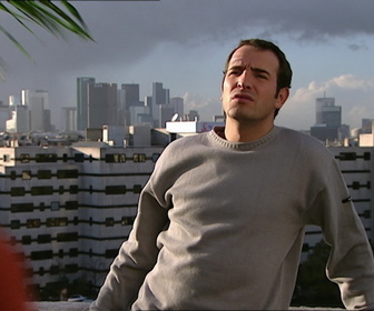 Replay Un gars, une fille - S3E47 - Sur leur terrasse (1)