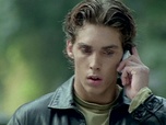 Replay La vie devant nous - S02 E25 - Trahison