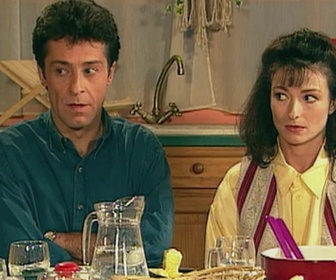 Replay Premiers baisers - S03 E25 - Foot furieux