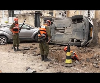 Replay Des habitants blessés après l'explosion d'une maison en Israël lors d'un nouveau tir iranien