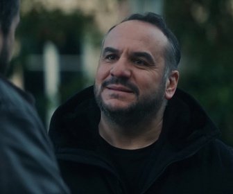 Replay Benoît Gênant Officiel - S01 E04 De l'art (délicat) de gagner la confiance d'un client quand il pense perdre son temps