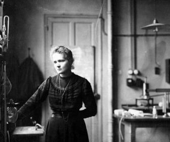 Replay 28 minutes - Marie Curie au cœur d'une polémique à 20 balles