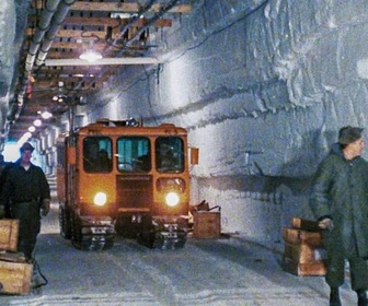 Replay Camp Century, la guerre froide au Groenland - Une base secrète sous la glace