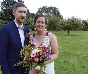 Replay Mariages : l'écologie s'invite à la fête - ARTE Regards