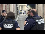 Replay Un homme armé qui a tenté d'incendier une synagogue à Rouen tué par la police