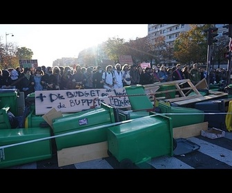 Replay Des lycéens affrontent la police alors que les blocages se poursuivent