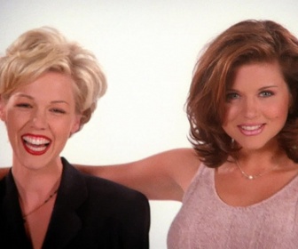 Replay Beverly Hills, 90210 - S07 E31 - Le jour des diplômes - Partie 1