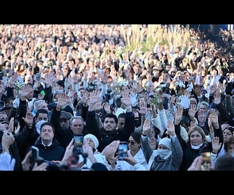 Replay Des milliers à Marseille pour dénoncer la violence de la drogue après la mort du frère d'un militant