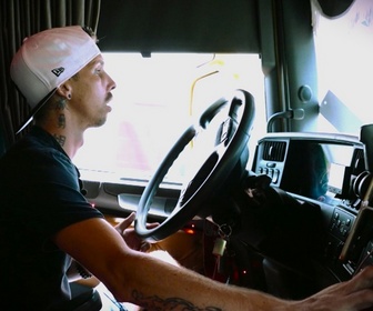 Replay Les routiers : profession chauffeur poids lourd - S2E3 - Ilona et Jonathan