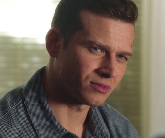 Replay 9-1-1 - S5 E14 - Coup de chance