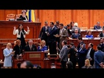 Replay La coalition roumaine pro-UE s'effondre après l'échec du vote de défiance du premier ministre