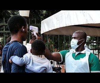 Replay Ebola : contrôles dans les aéroports américains et mobilisation de médecins européens sur place