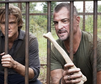 Replay MacGyver - S3 E9 - Menace virale