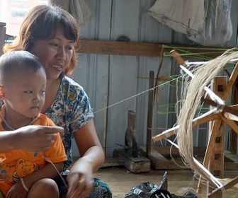 Replay Les tisseuses de lotus du lac Inle