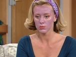 Replay Les filles d'à côté - S01 E17 - Les fleurs