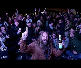 Replay Scènes de liesse à Budapest après la défaite d'Orbán aux élections législatives