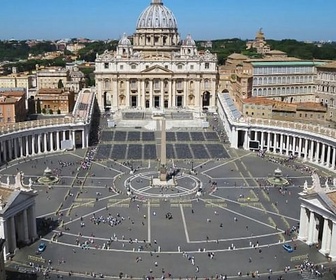 Replay Vatican, en coulisse avec les gardes suisses - 360° Reportage