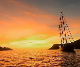Replay Un jour ailleurs - Seychelles / Cyclades / Maisons de stars