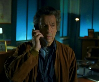 Replay Central nuit - S02 E01 - Le gang des lâches