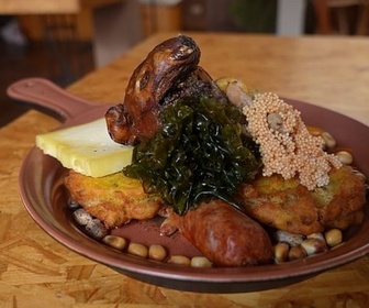 Replay Pérou : le chiriuchu - Voyage en cuisine