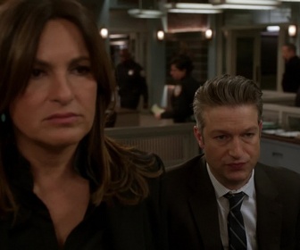 Replay New York Unité Spéciale - S19 E21 - L'homme de la famille