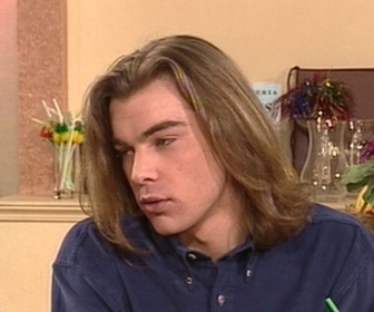 Replay Hélène et les garçons - S02 E48 - La tentation 1