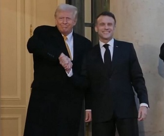 Replay Trump : la diplomatie à la force du poignet - Le dessous des images