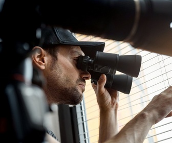 Replay Grands Reportages - Reportages découverte - Les escrocs dans le viseur