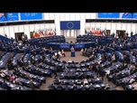 Replay Fact-check : non, des figurants n'ont pas été appelés pour applaudir Merkel au Parlement européen