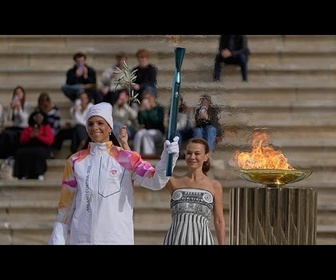 Replay La flamme des Jeux olympiques d'hiver 2026 remise aux organisateurs de Milan-Cortina