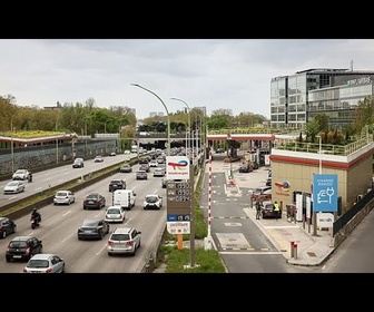 Replay Des ouvriers du BTP bloquent des routes en France pour protester contre la flambée des carburants