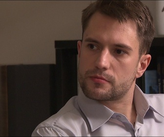 Replay Au nom de la vérité - S04 E69 - Un patron attirant