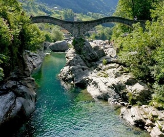 Replay Les anciens - Un monde de ponts