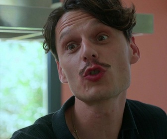 Replay Petits secrets en famille - La nuit où tout a basculé - Famille Bourrache