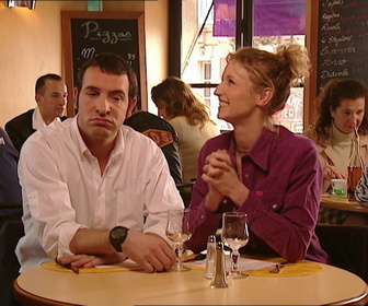 Replay Un gars, une fille - S3E133 - Au restaurant (4)