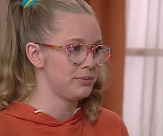 Replay Premiers baisers - S04 E22 - Des nouvelles habitudes