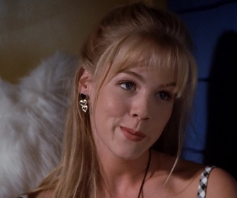 Replay Beverly Hills, 90210 - S03 E02 - Affaires de famille et vacances d'été