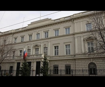 Replay Vérifications des faits : pourquoi les antennes sur les bâtiments diplomatiques russes dans...