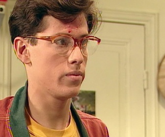 Replay Premiers baisers - S03 E27 - Le grigri de Kim