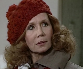 Replay Madame est servie - S01 E14 - Devine qui vient s'installer ?