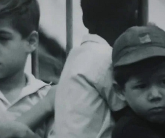Replay C pas si loin - La Réunion : les enfants de la Creuse