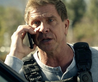 Replay S.W.A.T. - S04 E16 - Fusillade au tribunal