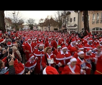 Replay Des centaines de Pères Noël courent à Michendorf, en Allemagne, lors de la course de Noël annuelle