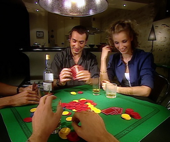 Replay Un gars, une fille - S1E10 - Jouent aux cartes