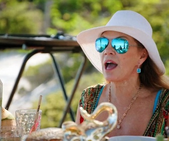 Replay The real housewives ultimate girls trip - S1 E7 - L'argent n'achète pas la classe