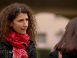 Replay Petits secrets entre voisins - S03 E65 - Une mère amoureuse